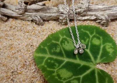 Kornelia Landau Goldschmiede Saarbrücken Silberkette mit Diamantpampeln